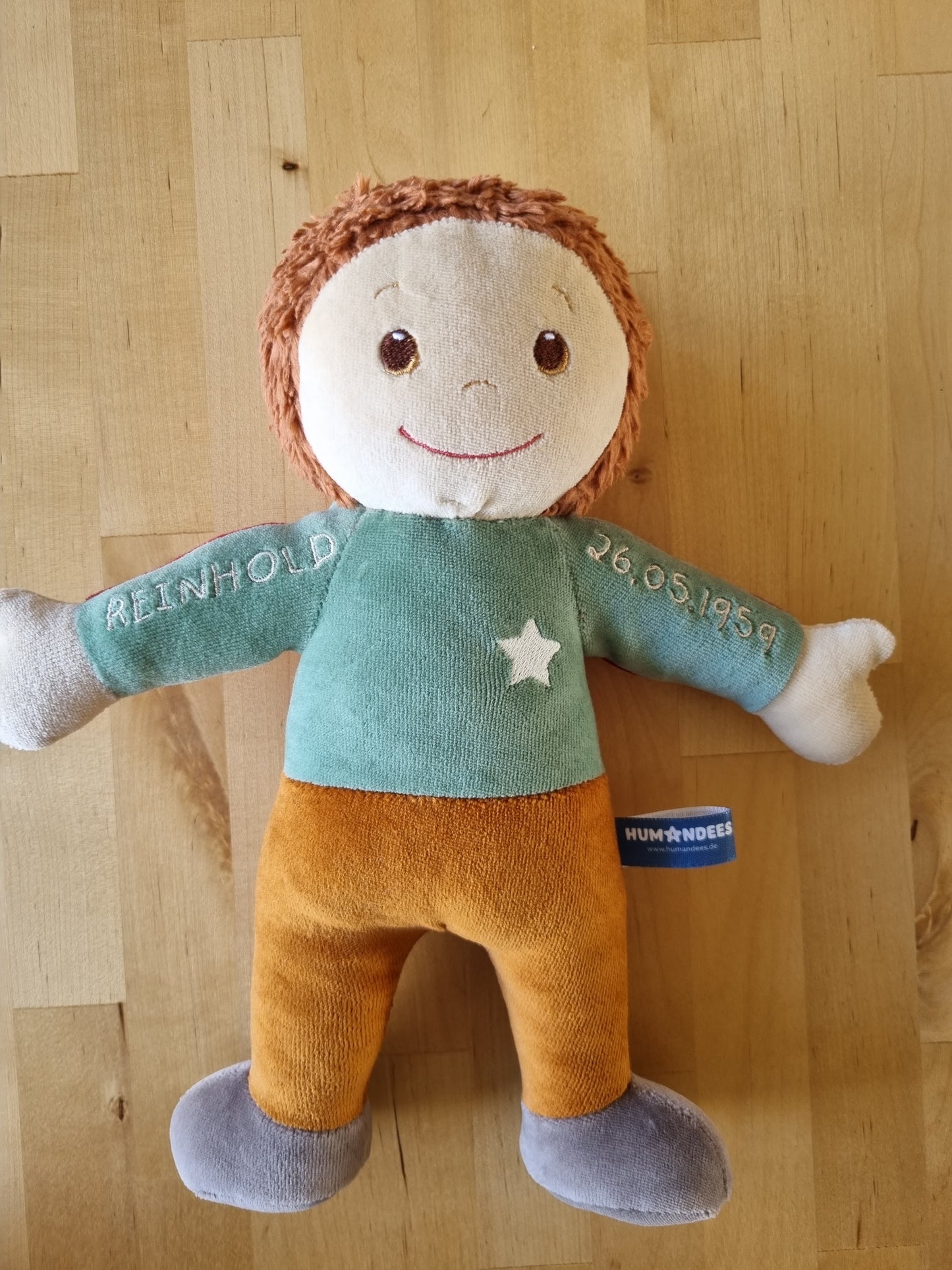 Der aufgeschlossene kleine Zwilling